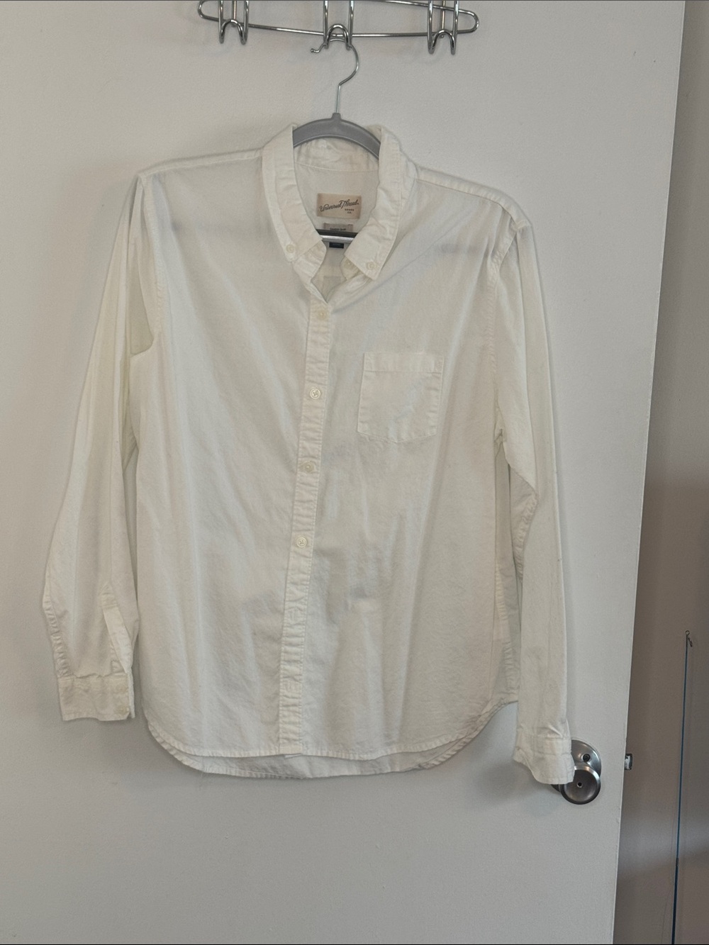 Universal Thread White Long-Sleeve Button-Down Shirt
